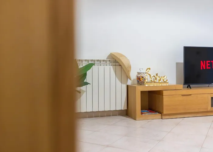 Maria House Con Giardino Privato Ольбия