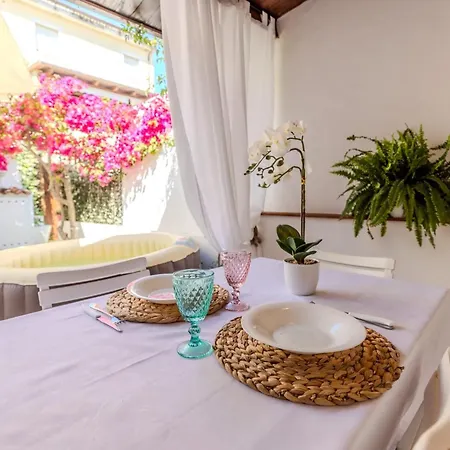 Maria House, Jacuzzi E Patio * オルビア