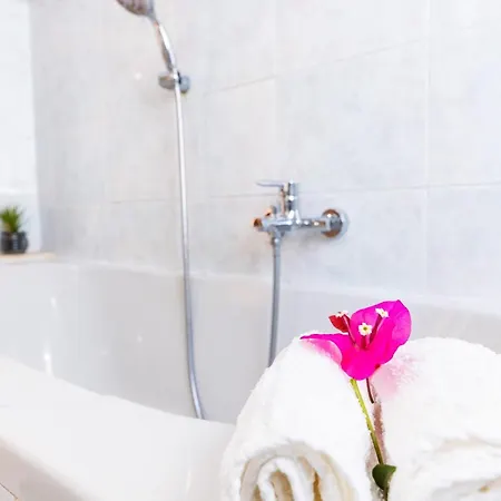 Maria House, Jacuzzi E Patio