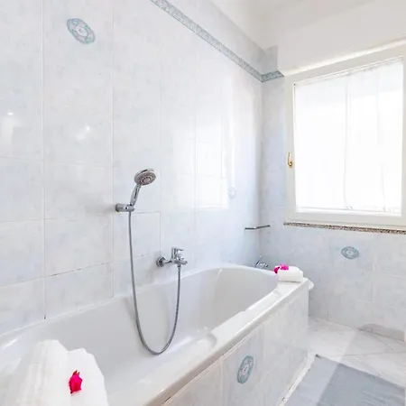 Maria House, Jacuzzi E Patio * オルビア